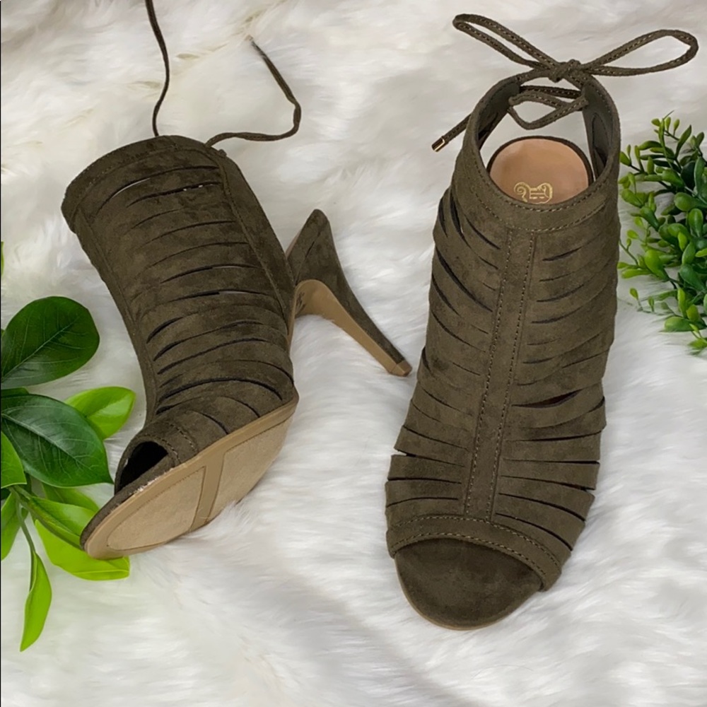Women’s Heel Open Slit Booties